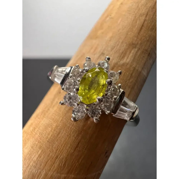 NEW Sphene halo ring in rhodium over sterling silver size 5 - Picture 1 of 11